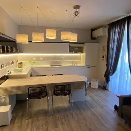Desenzano Luxury Apartment 代森扎诺-德尔加达 外观 照片