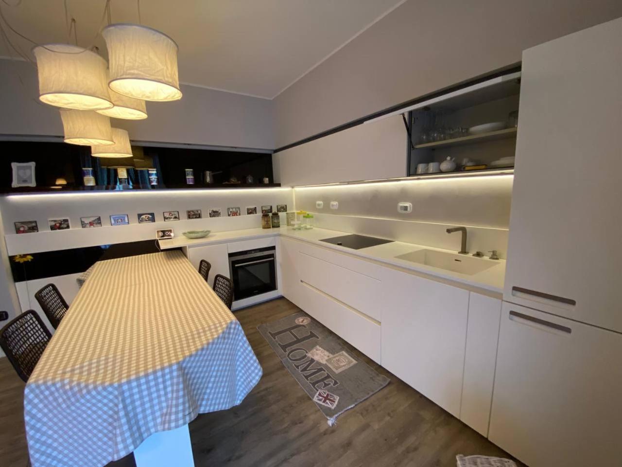 Desenzano Luxury Apartment 代森扎诺-德尔加达 外观 照片