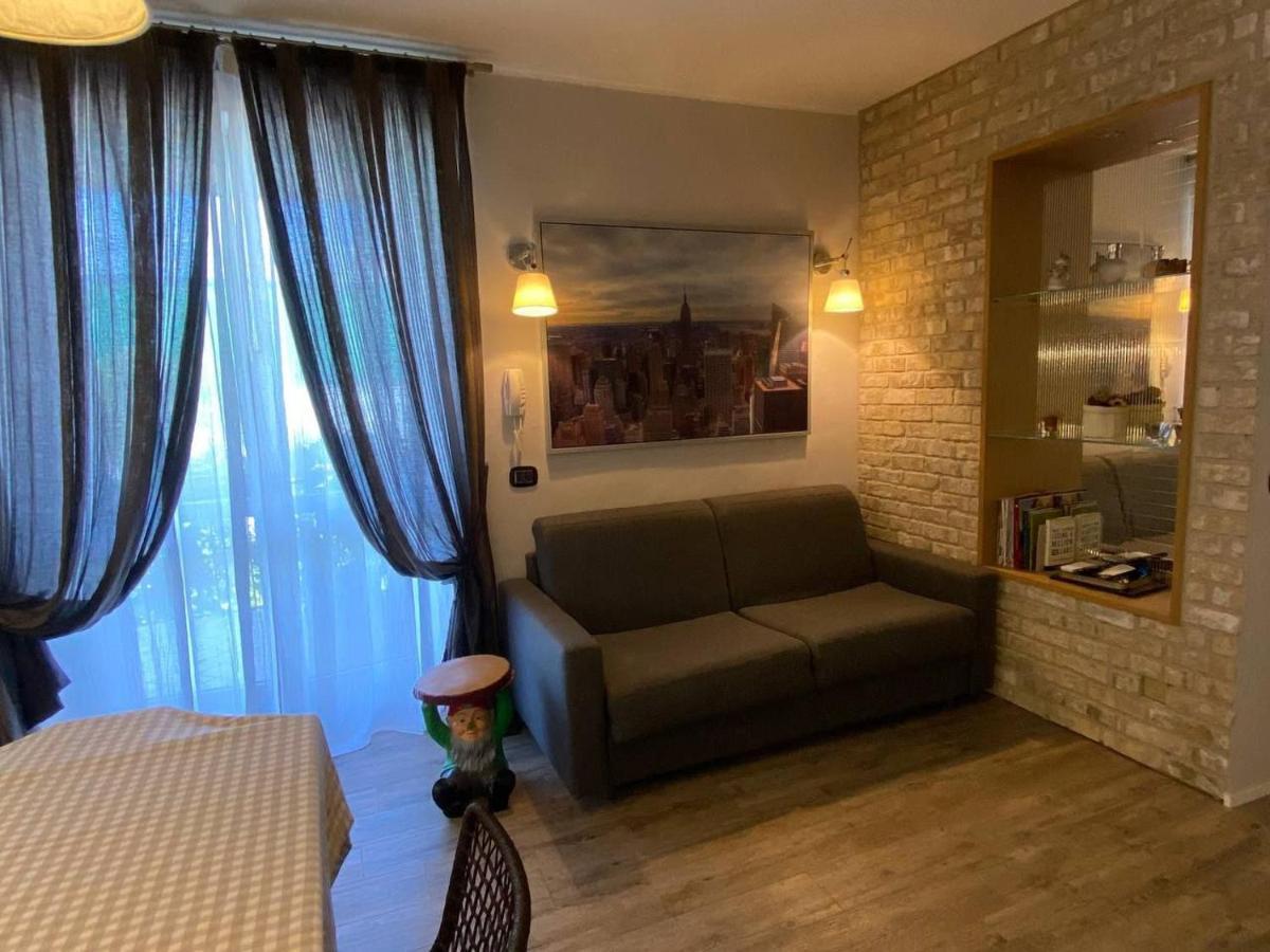 Desenzano Luxury Apartment 代森扎诺-德尔加达 外观 照片